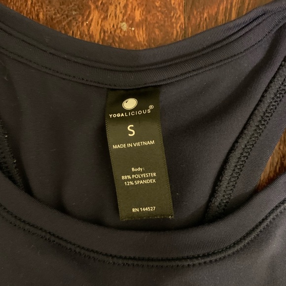 Red size M Navy Blue size S - Picture 4 of 7